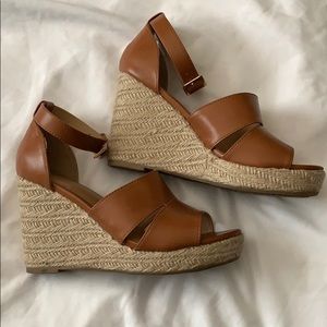 Time & tru wedge